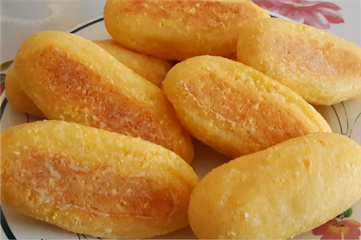 Pãozinho de fubá sem farinha perfeito para um café da manhã