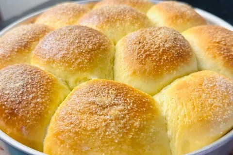 Pãozinho de leite delicioso, que cresce num passe de mágica 
