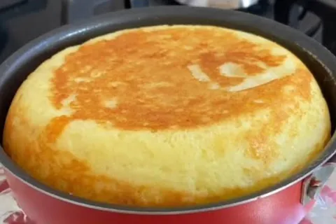 Pãozinho de mandioca na frigideira: fácil de fazer para o ca