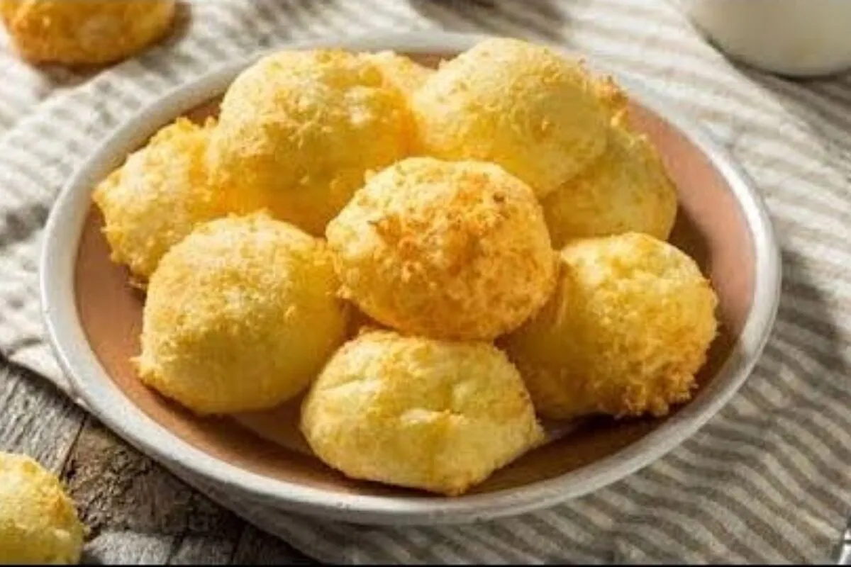 Pãozinho de tapioca com batata doce que fica muito bom para