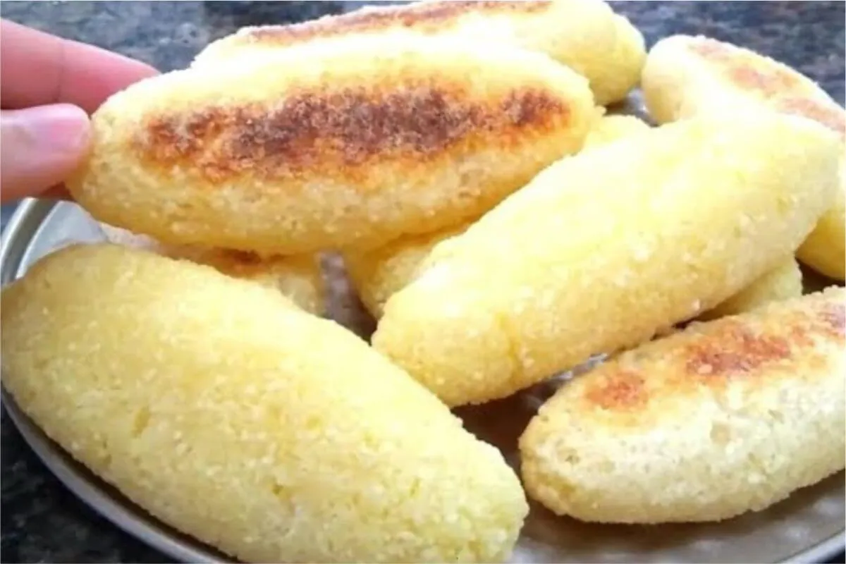 Pãozinho de tapioca para substituir o pão francês no seu caf