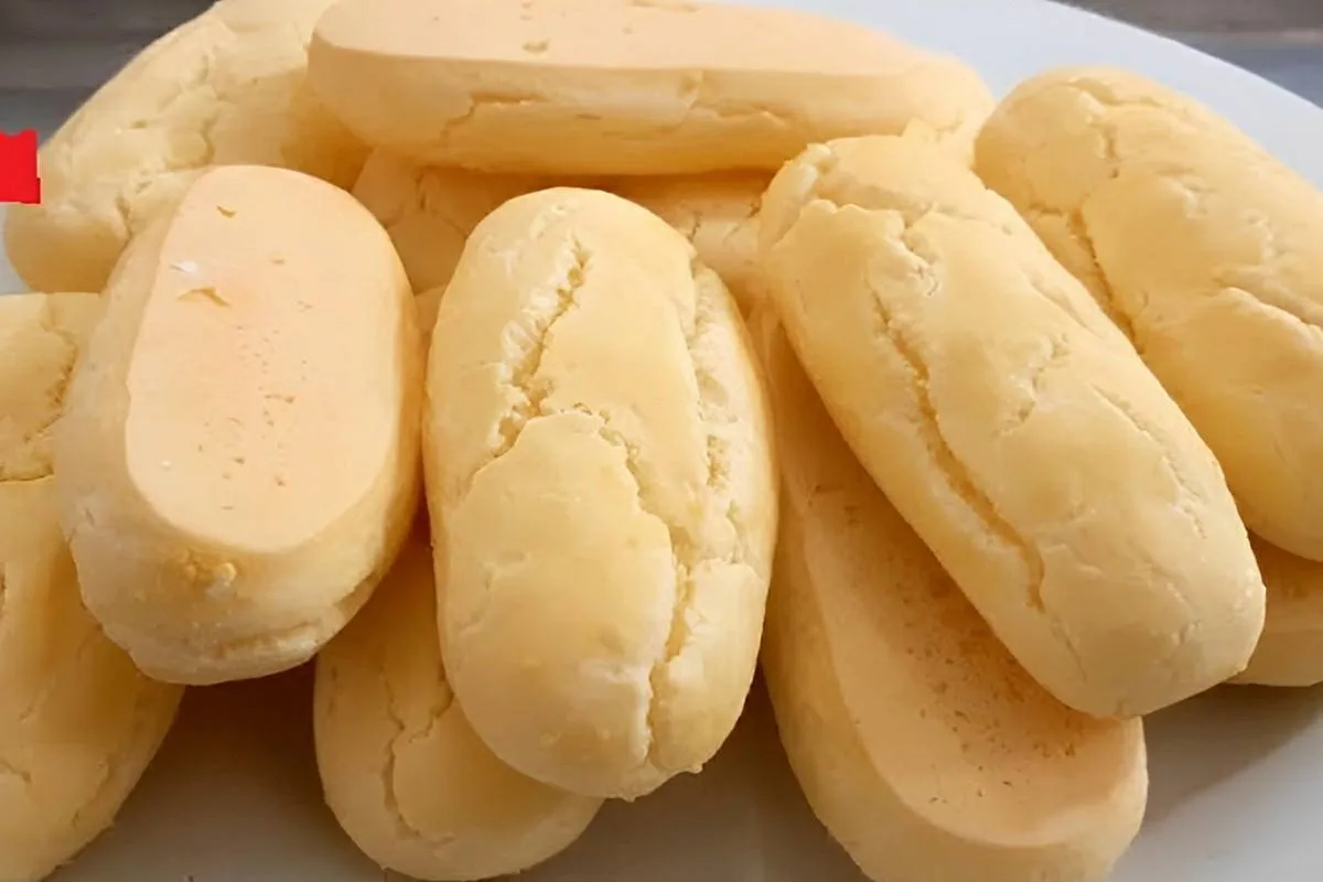 Pãozinho de tapioca simples leva apenas 3 ingredientes perfe