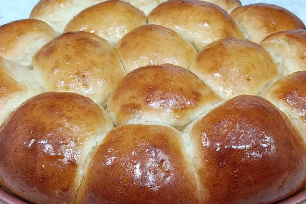 Pãozinho delicioso e fofinho fácil de fazer para o café da m