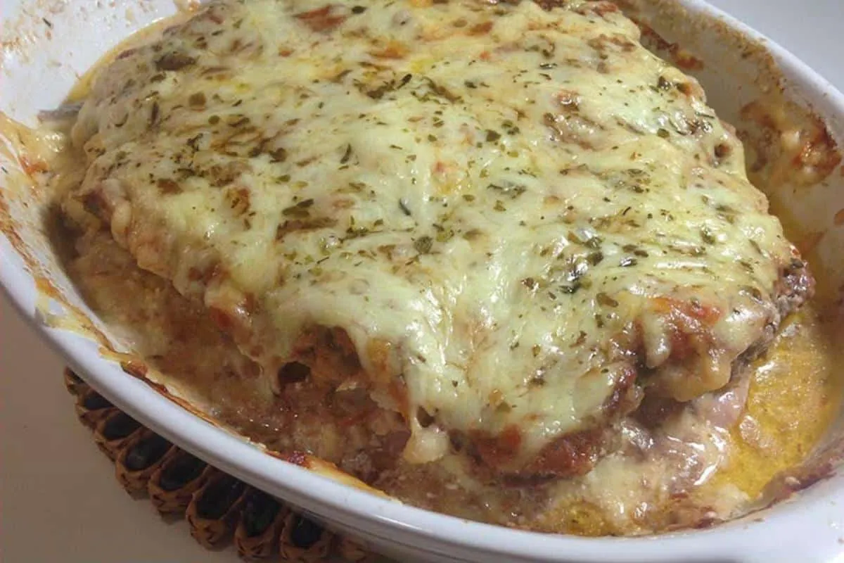 Parmegiana de carne moída muito saborosa e fácil de fazer em