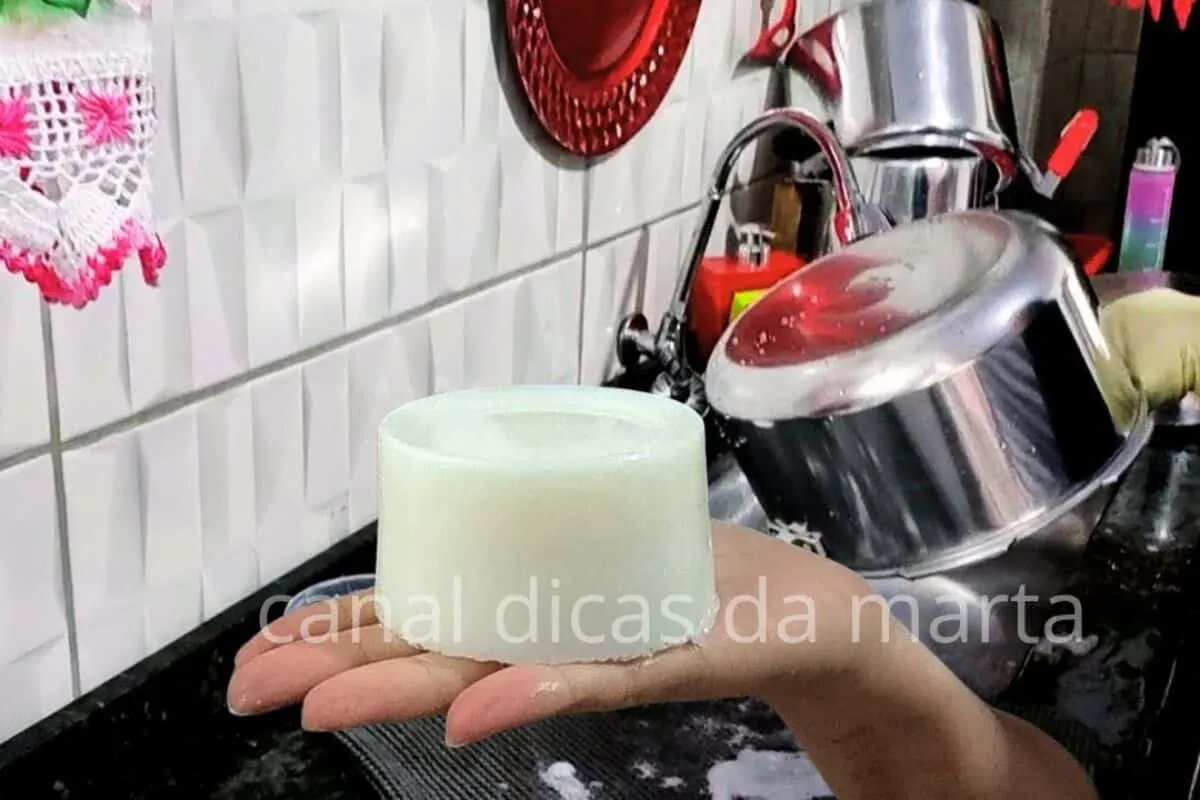 Pasta de brilho caseira, que desengordura e tira toda sujeir