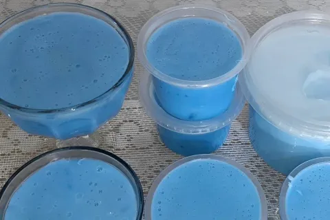 Pasta de brilho caseira que rende bastante feita com ingredi