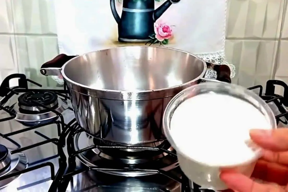 Pasta de brilho caseira que salva o dia de toda dona de casa