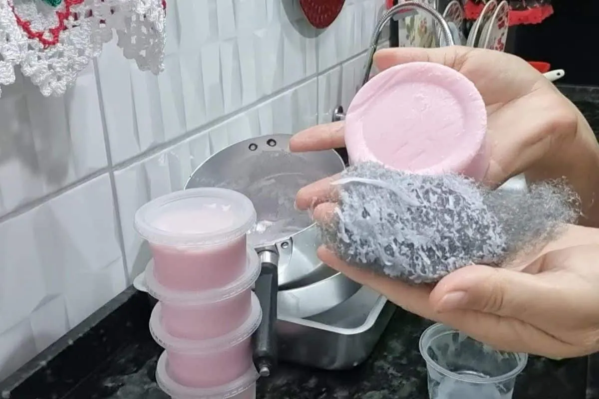 Pasta de brilho caseira: você não vai precisar mais ficar a