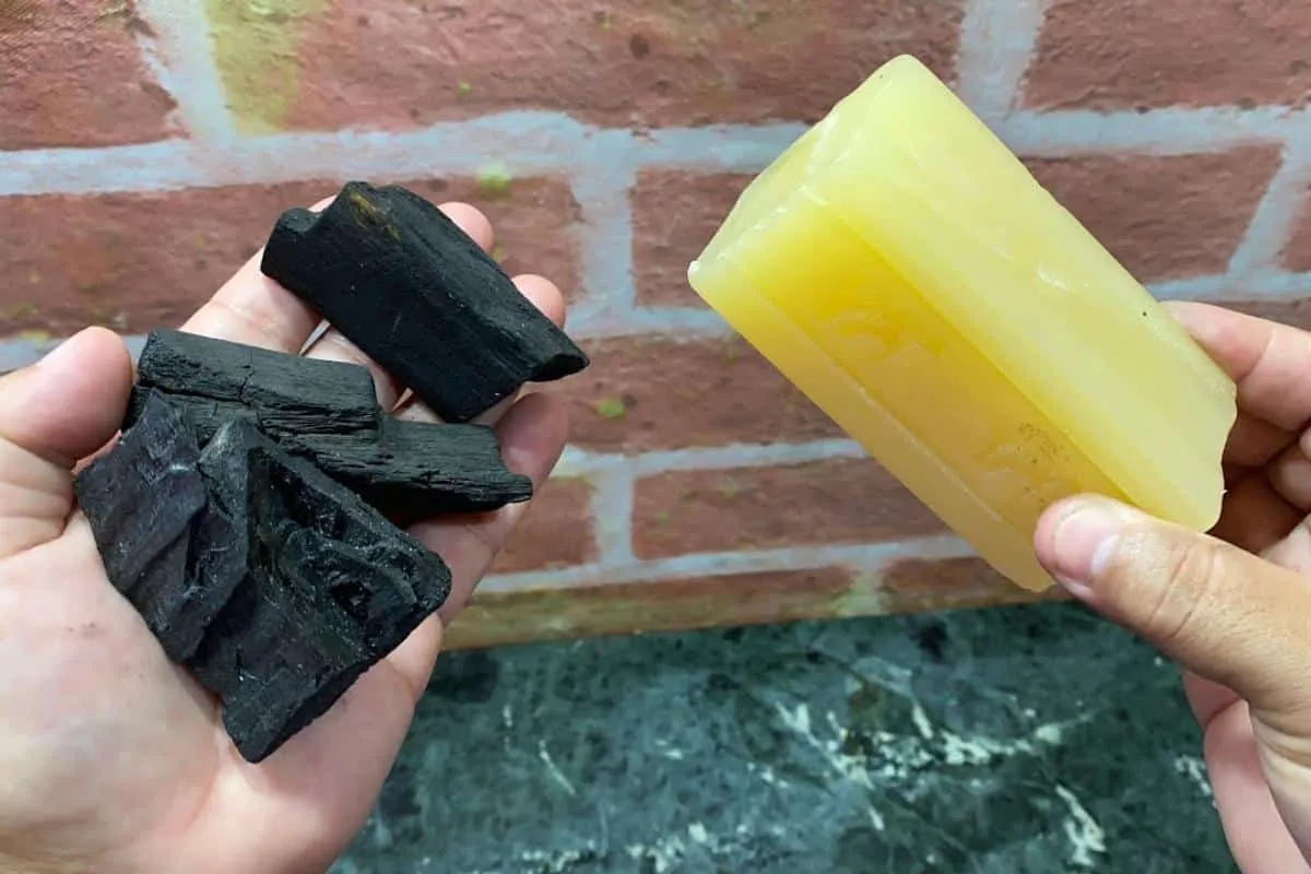Pasta de carvão para lavar panela: tira todas as manchas de