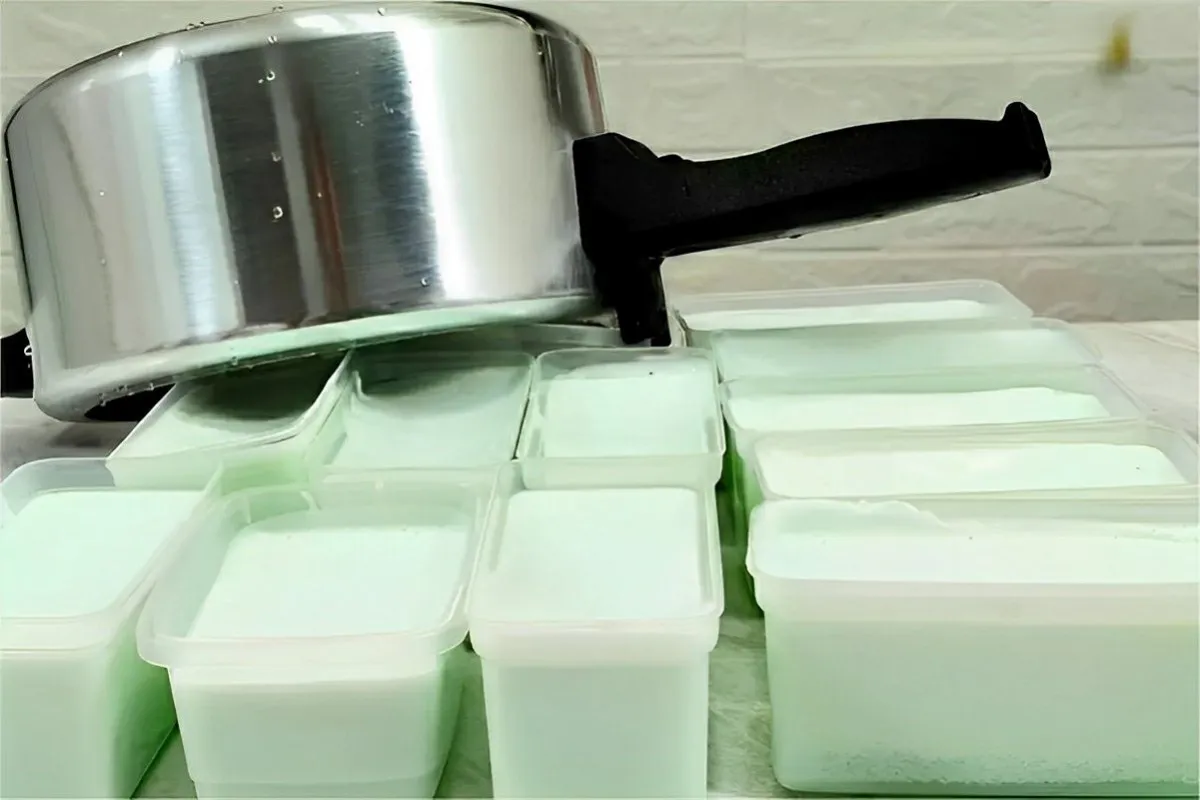 Pasta para limpar alumínio que deixa as panelas como novas u