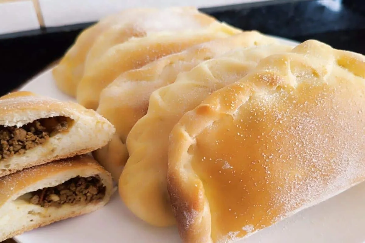 Pastel assado crocante e sequinho: essa massa fica simplesme