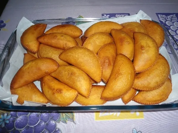 Pastel com Massa Cozida