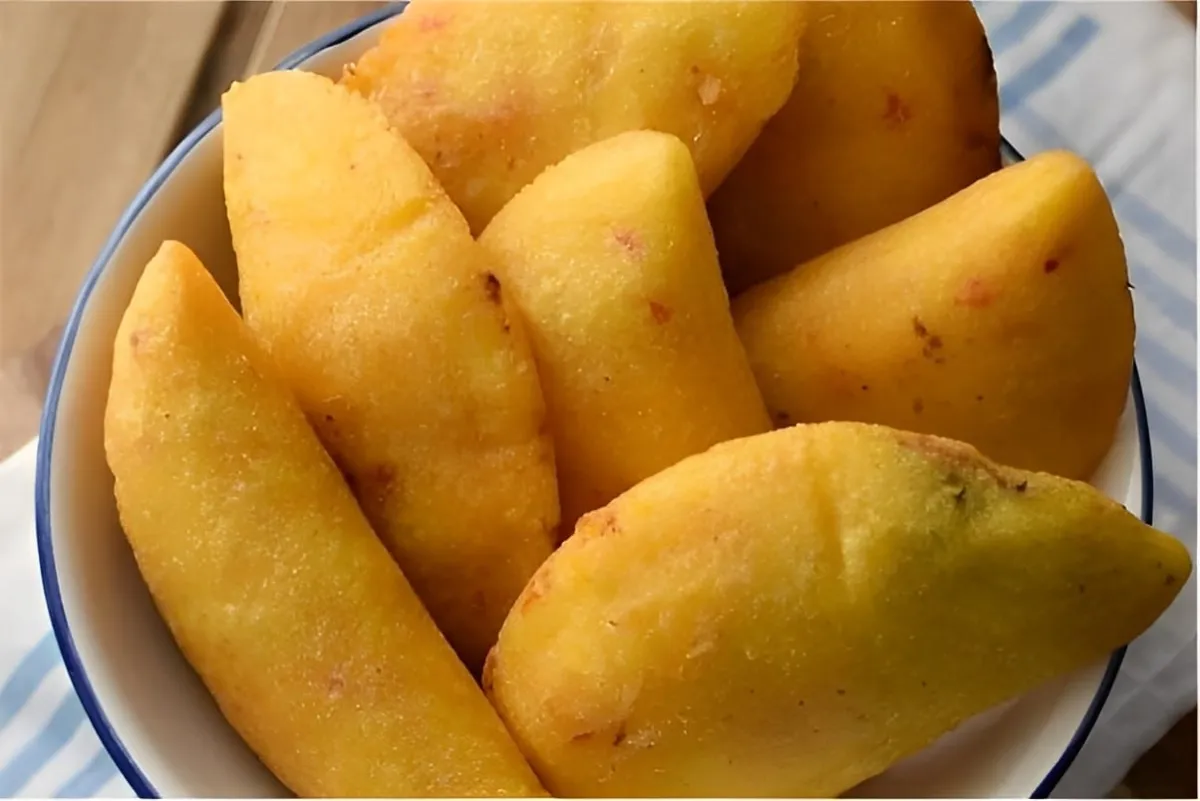Pastel da roça um pastel de mandioca recheado com carne perf