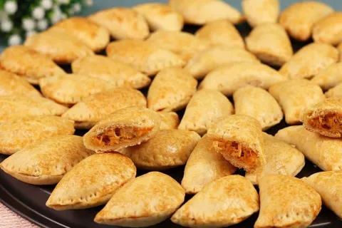 Pastel de forno com massa profissional super leve, gostosa e