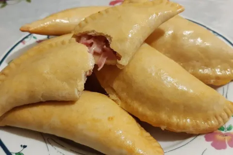 Pastel de forno feito com uma massa diferente e muito rápida