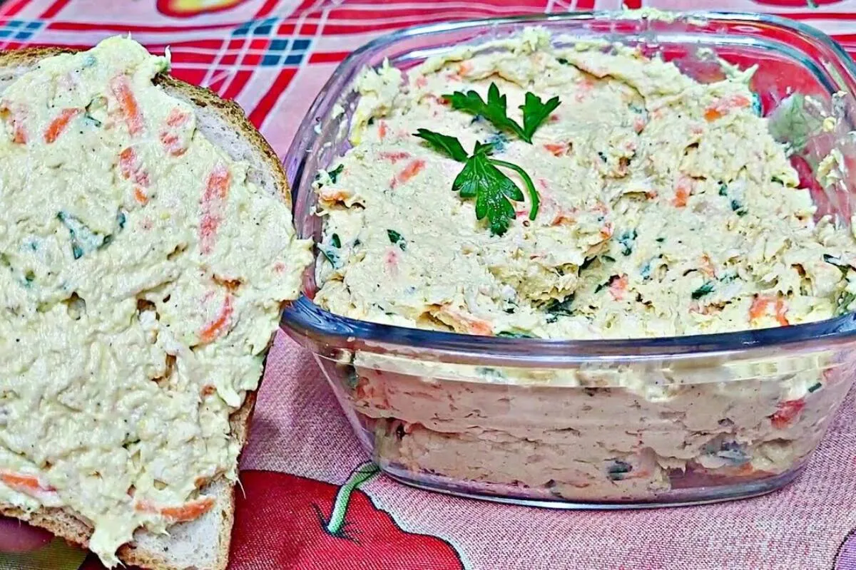 Patê de frango cremoso: versátil e você pode usar de acordo