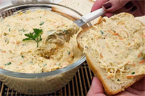 Patê de frango levinho simples e fácil para comer com pães t