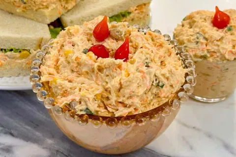 Patê de frango super cremoso e saboroso para acompanhar sua 