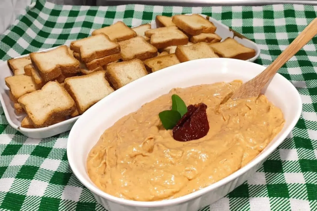 Patê de tomate seco: ótimo para acompanhar torradas e outros
