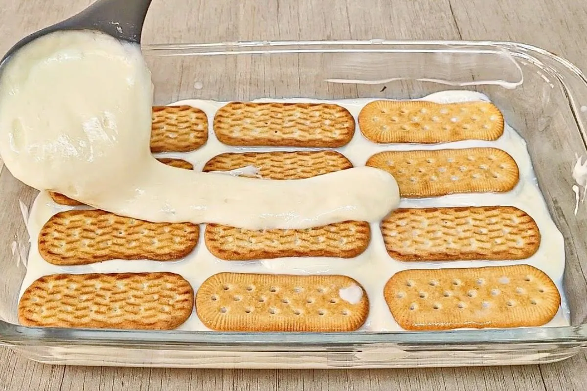 Pavê de limão cremoso, fácil e refrescante que todo mundo am