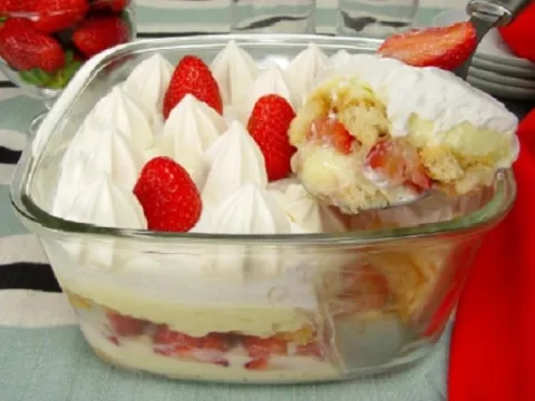 Pavê de Morango Para o Natal