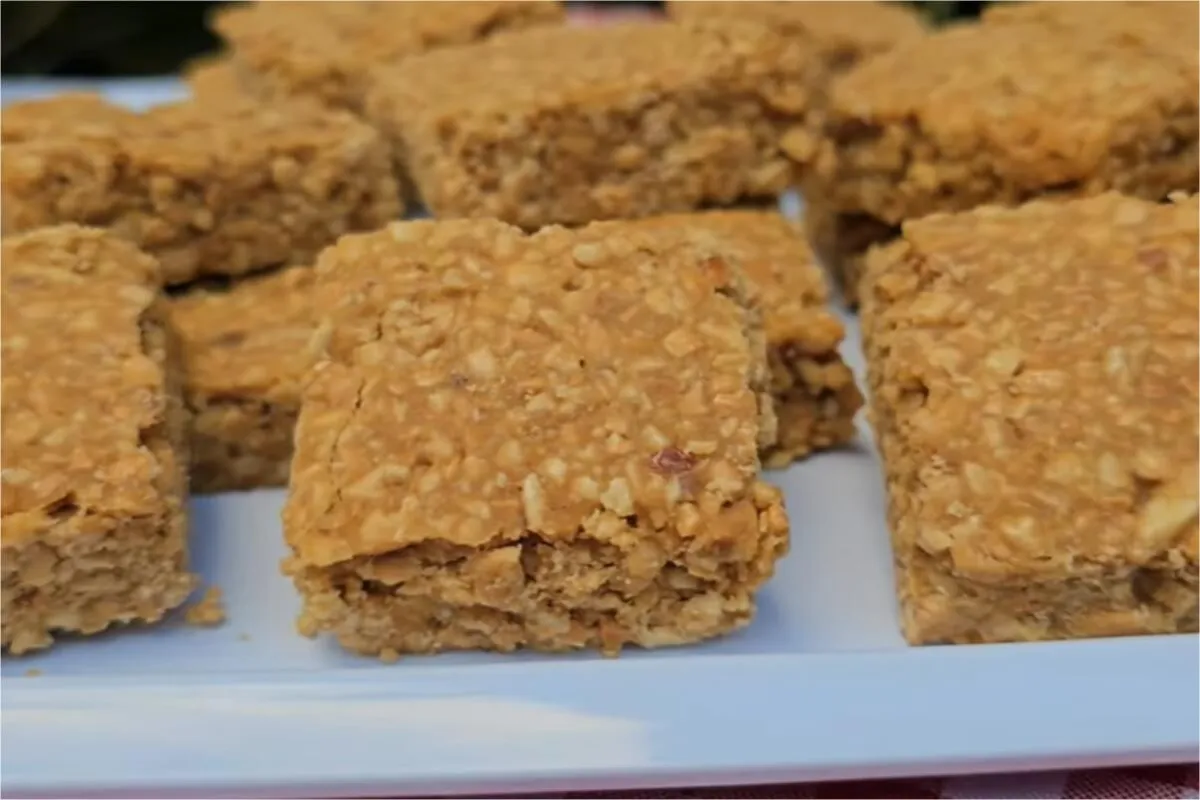 Pé de moleque com rapadura: esse docinho é diferente de todo