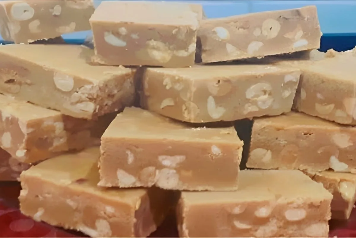 Pé de moleque de leite ninho com 3 ingredientes um sabor irr