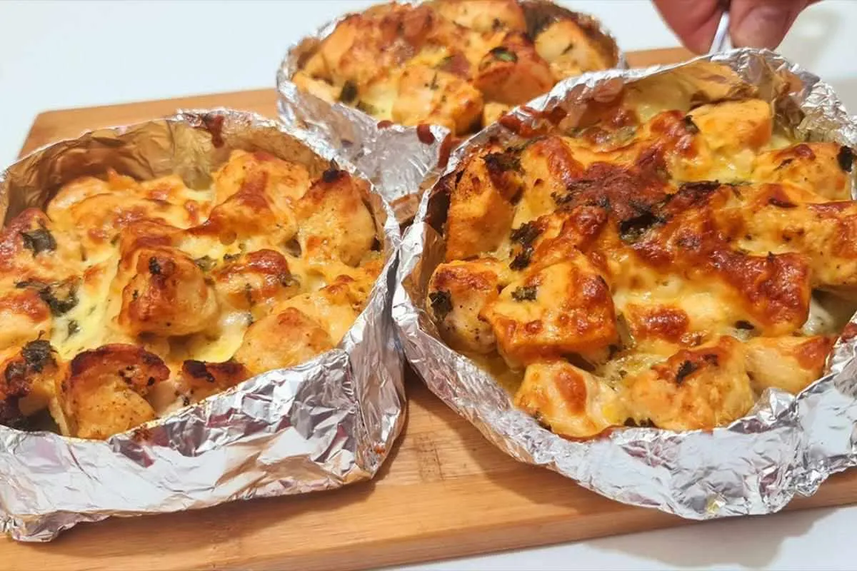 Peito de frango assado com batatas com um segredinho para fi