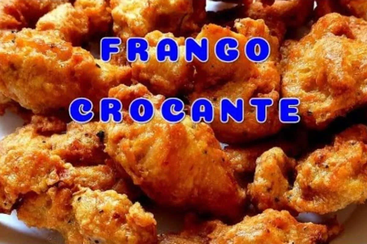 Peito de frango empanado bem crocante e douradinho,  um filé