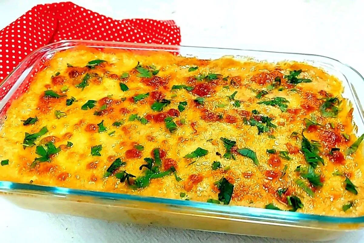 Peito de frango gratinado suculento e descomplicado para bri