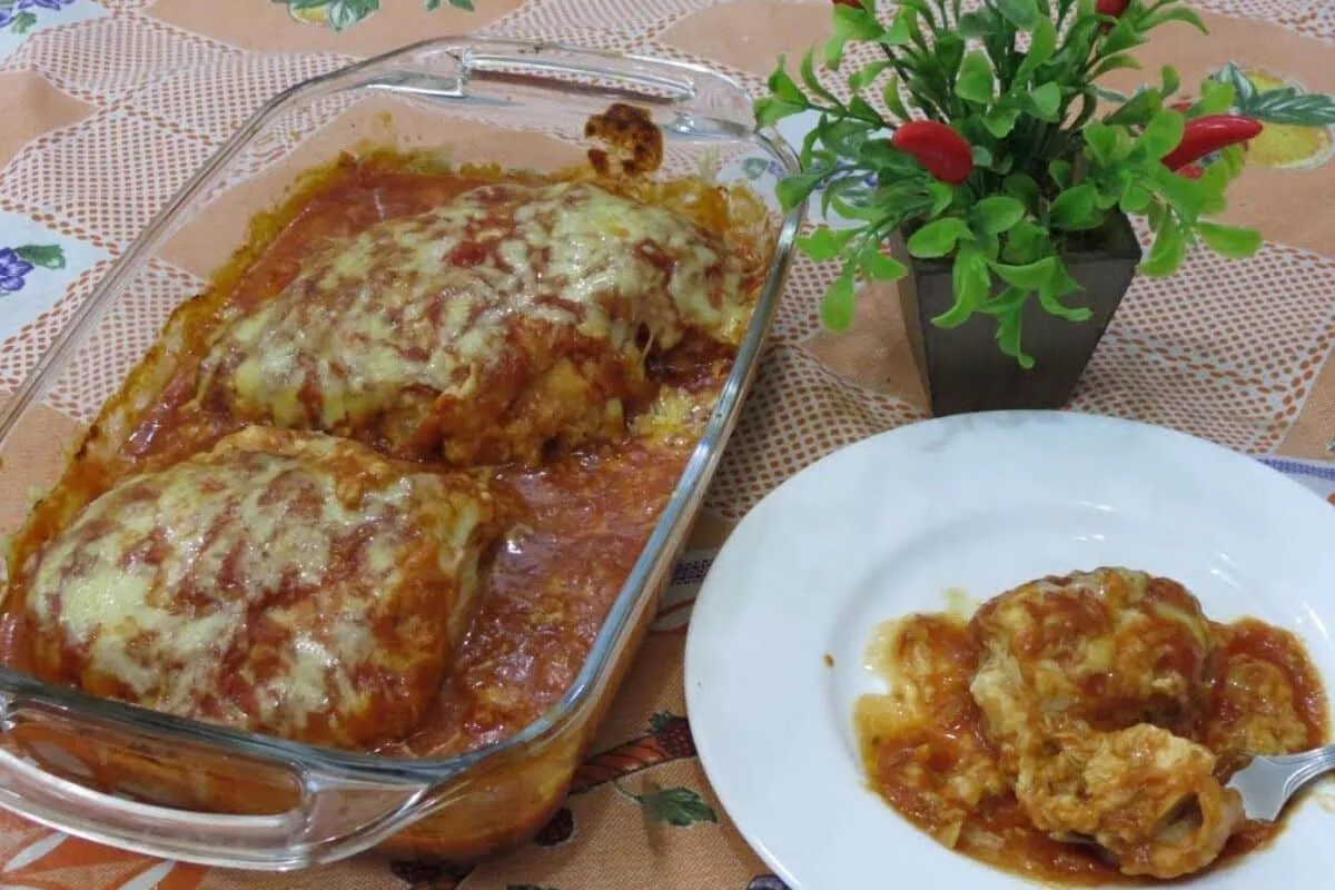 Peito de frango recheado e mega suculento para o almoço de d