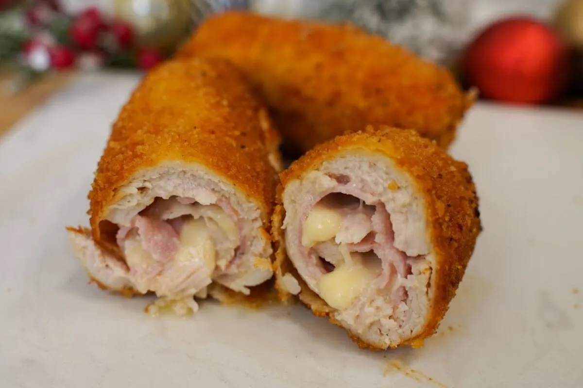 Peito de frango recheado: fica super crocante por fora e mol