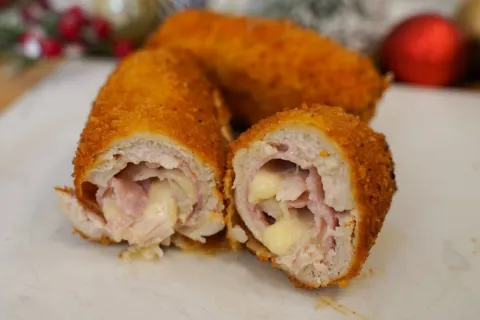 Peito de frango recheado: fica super crocante por fora e mol