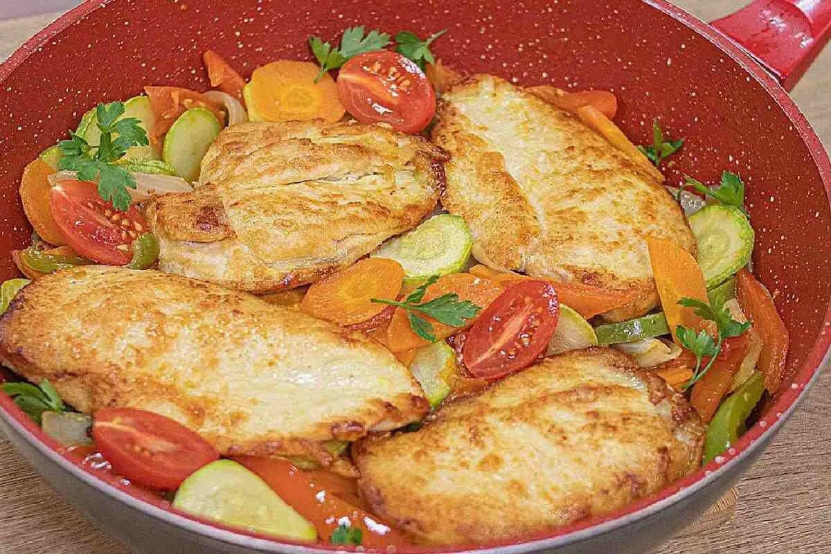 Peito de frango suculento bem saboroso para fazer seu almoço