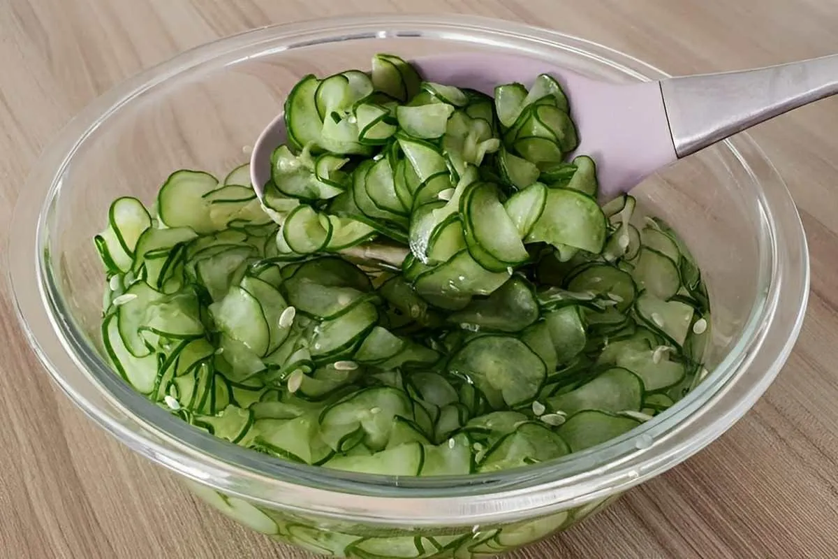 Pepino agridoce ou sunomono: a entrada que faz sucesso no re