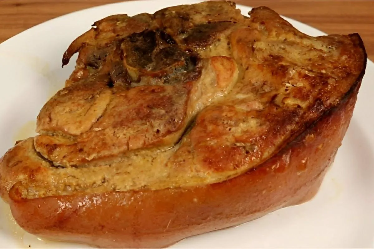 Pernil assado no forno muito suculento e saboroso
