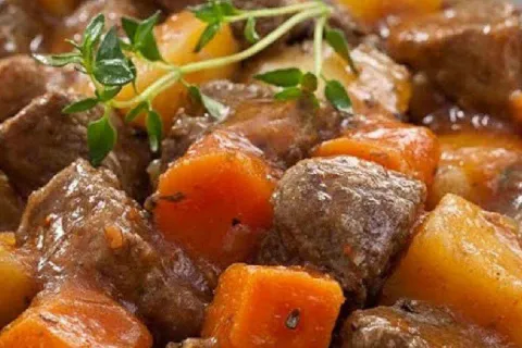 Picadinho de carne perfeito com gosto de almoço de casa de m