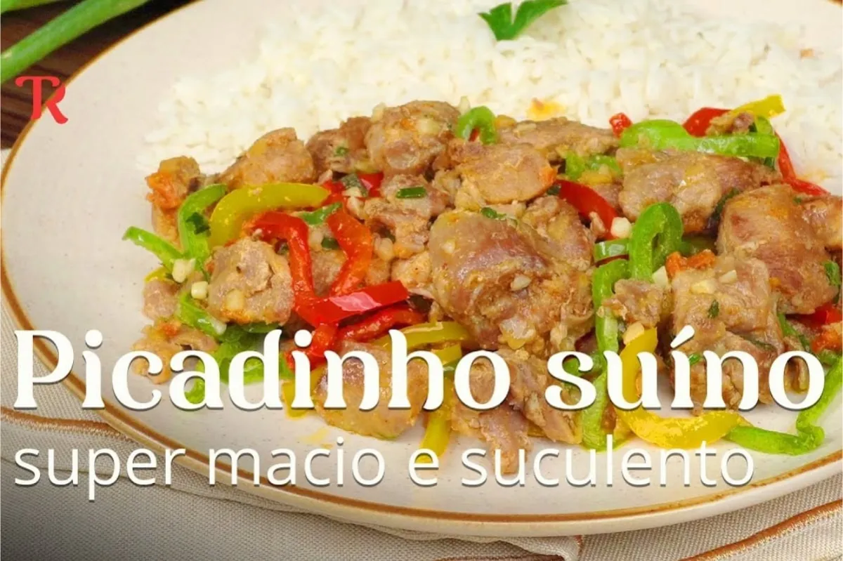 Picadinho de carne suína com pimentões coloridos que é fácil de fazer e fica muito saboroso