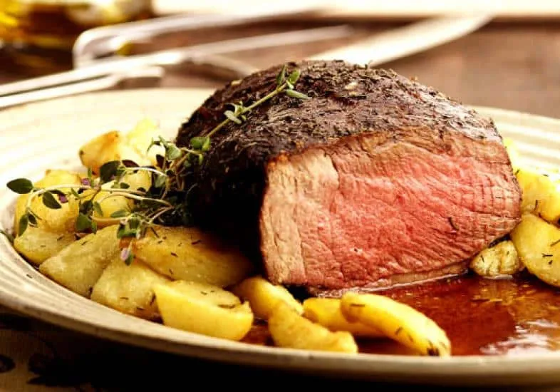 Picanha Assada com Batata e Alecrim