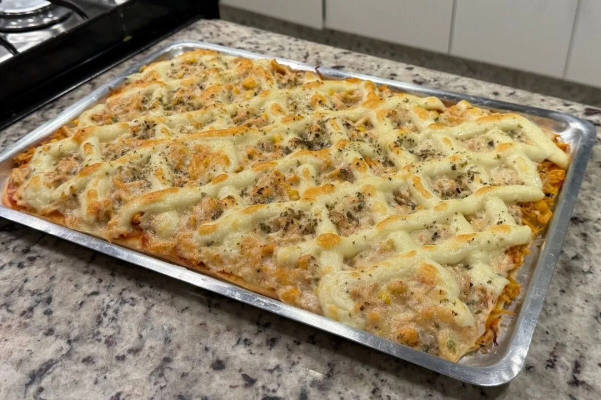 Pizza de frango com catupiry: aprenda a fazer essa delícia c