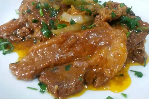 Ponta de peito na panela de pressão muito suculenta e saboro