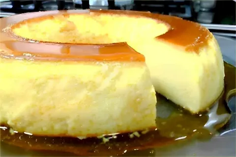 Pudim de 10 minutos sem ovos e que não vai ao forno muito cr