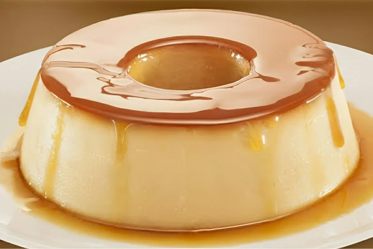 Pudim de 3 ingredientes assado no forno fácil de fazer e per