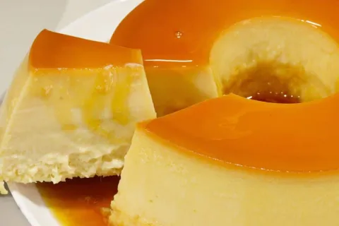 Pudim de abacaxi: leva uma lata da fruta e fica com sabor in