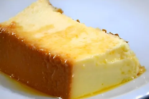 Pudim de abacaxi simples e prático é só bater os ingrediente