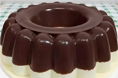 Pudim de chocolate com Leite Ninho um pudim fácil e maravilh