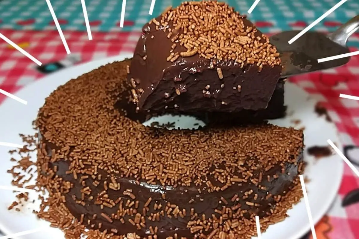 Pudim de chocolate cremoso que desmancha na boca e agrada to