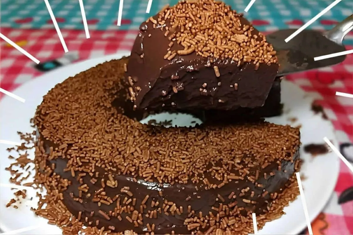 Pudim de chocolate que não vai ao forno e é muito simples e
