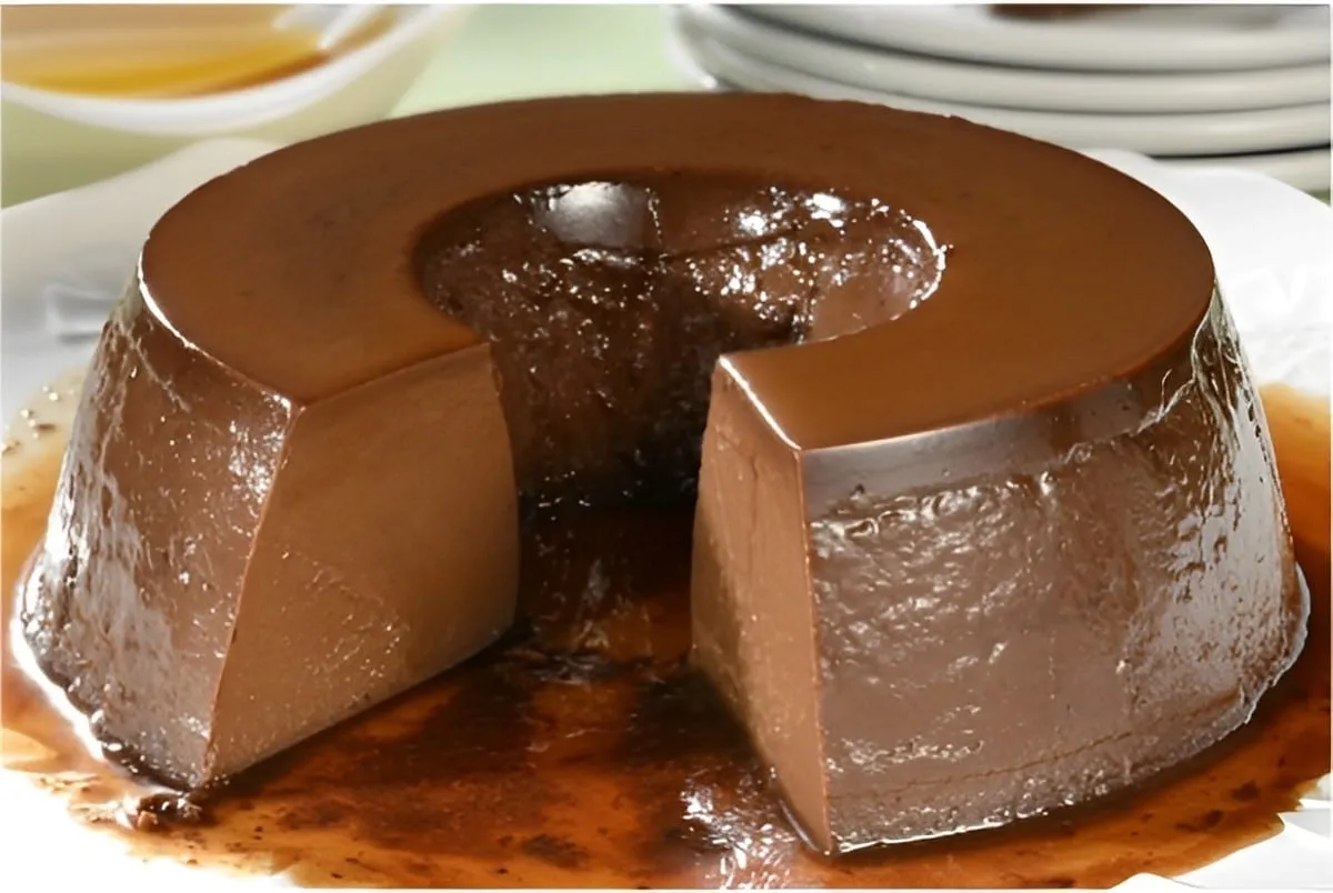 Pudim de chocolate tradicional com ovos e que vai ao forno g