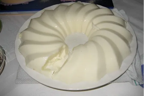 Pudim de coco de geladeira feito com apenas 4 Ingredientes e